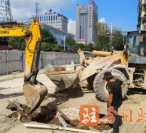 操逼啊啊啊91高温下的坚守｜道路建设者用汗水铺就畅通路